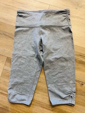 lululemon athletica Girls' Light Gray Cropped Athletic Leggings
